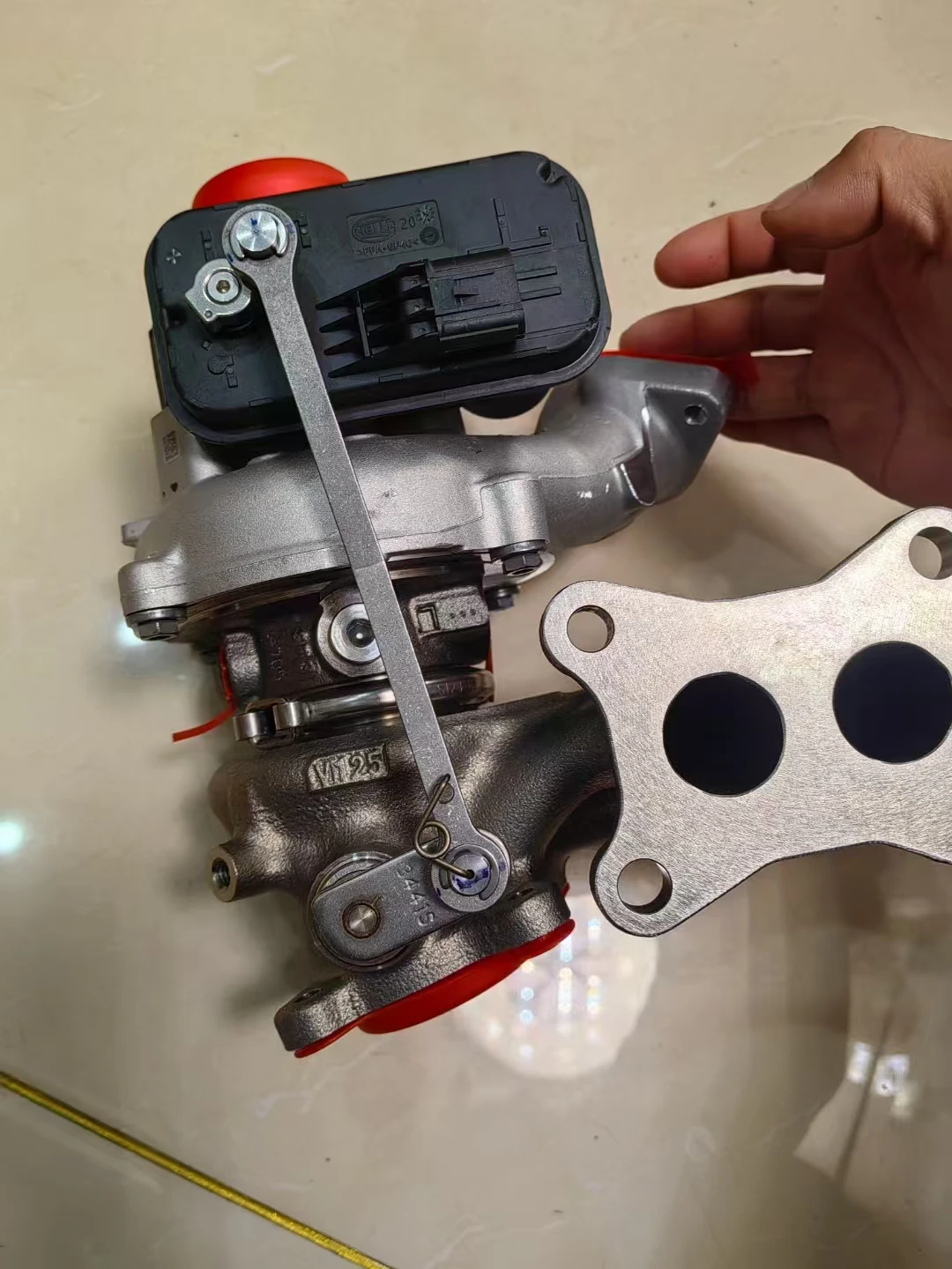 Original New Blue Whale 1.4T Turbocharger for Changan EADO
