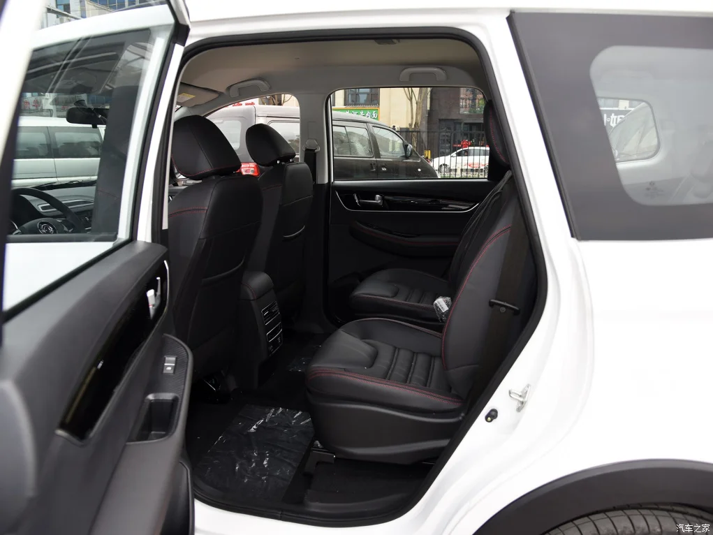 Недавно выпущенный мини-легковой автомобиль Dongfeng SX6, 1,5 т/1,6 л, бензиновый 7, легкий Автоматический/ручной механизм