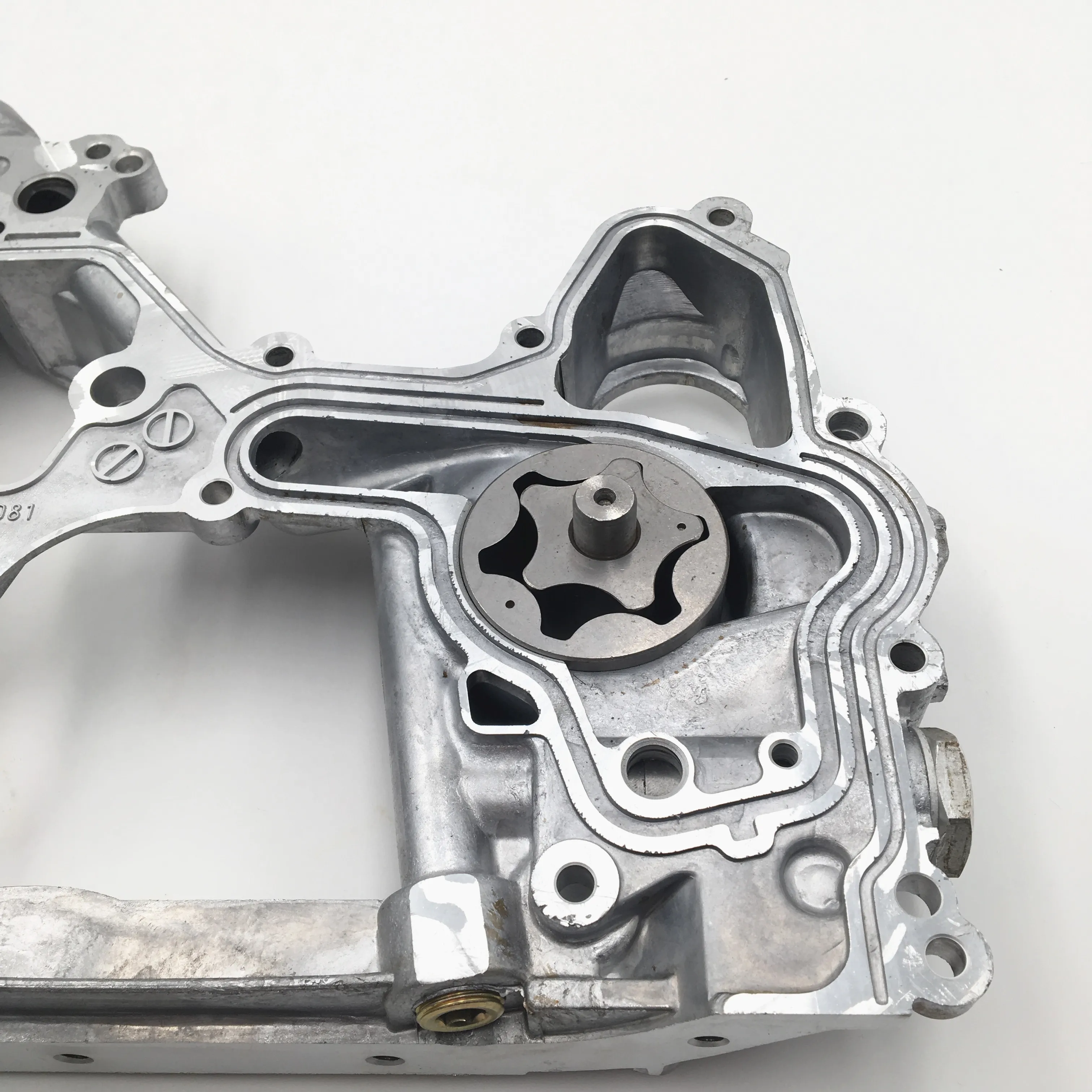 High Quality 11320-67010 Auto Engine Part Oil Pump for