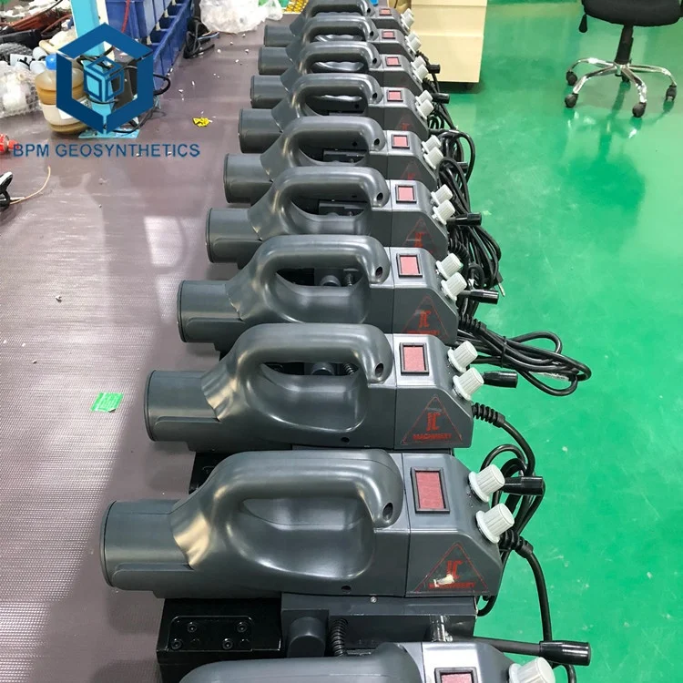 Overlap Hot Sale Wedge Automatic Geomembrane Welding Machine for Application Liners in Oman