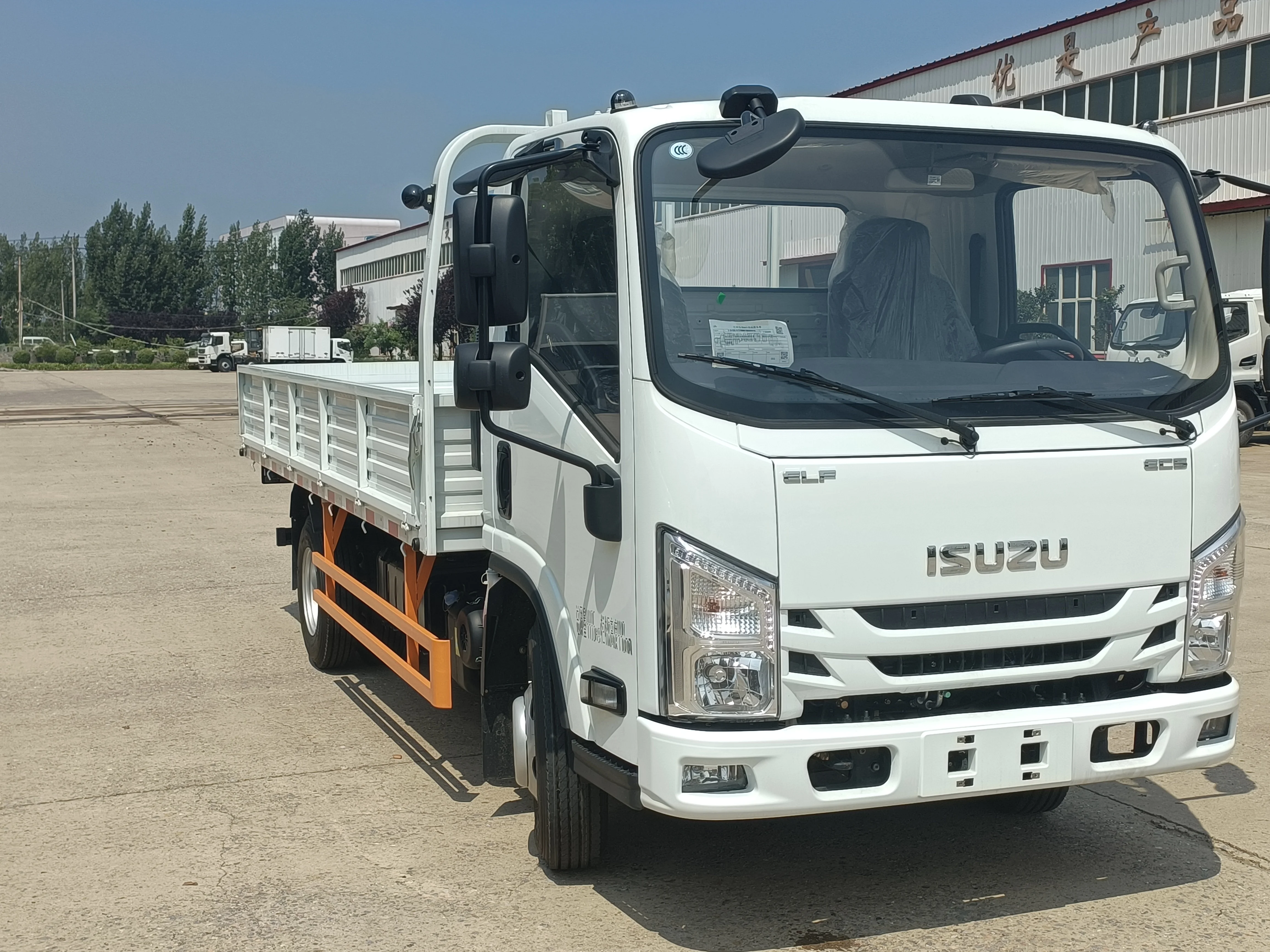 ISUZU Light Trucks Diesel 4x2 - Efficient Cargo Solutions