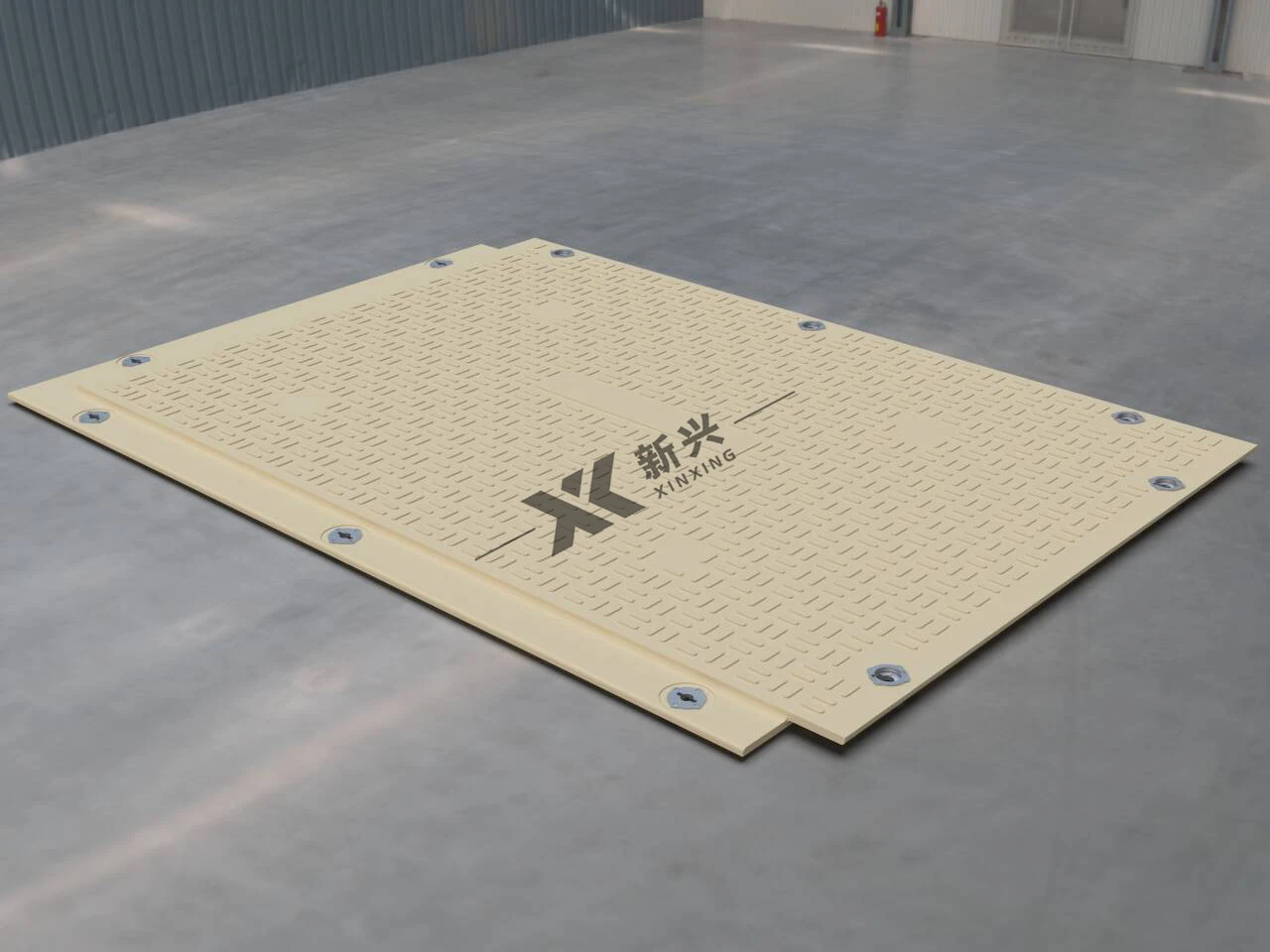 Interlocking Ground Protection Matting Overlapping Design Composite Temporary Road Mats