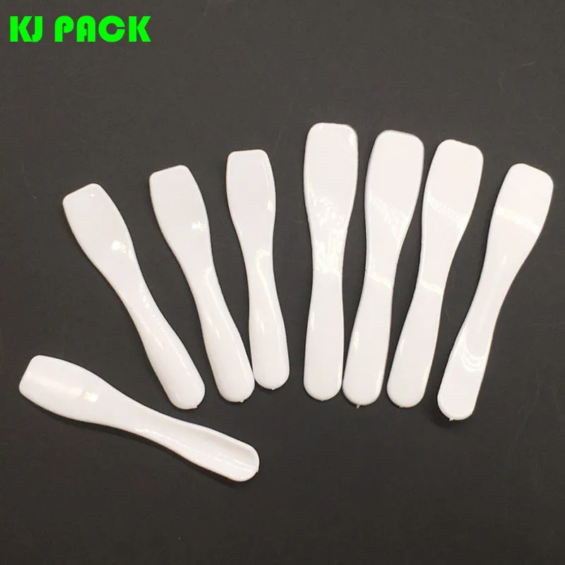 White Small Plastic Cosmetic Spatulas for Facial Eye Cream Spoon Scoop Makeup Spatula Supplier Custom