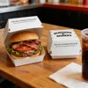 caja de hamburguesas personalizada y colorida