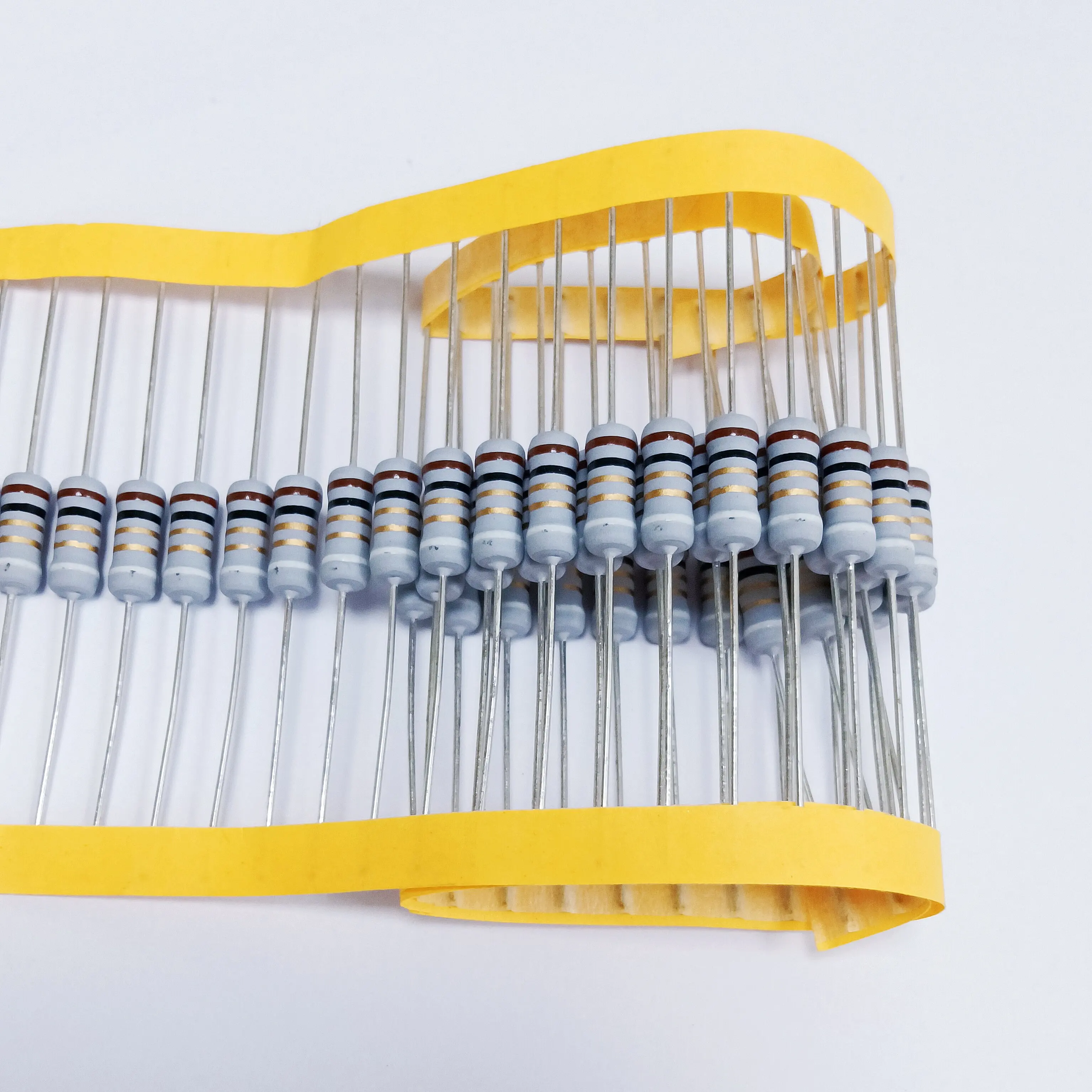 10 Stück 3W Metallfilm-Widerstand – 4,7 KOhm, 1% Toleranz, Robuste Bauform Für Elektronikprojekte & Schaltungen