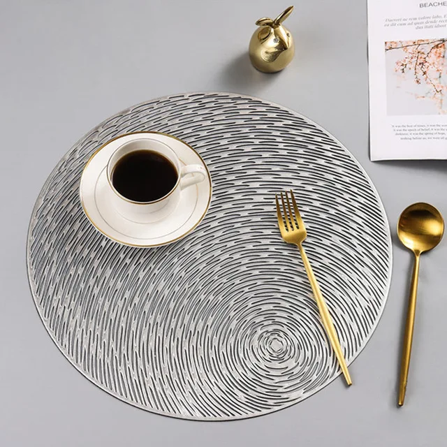 Stock 38cm Waterproof PVC round Gold Vinyl Placemats Plastic Table Mats with Insulation for Dining Table for Wine charger plate