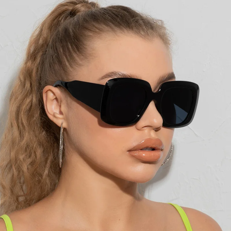  GHXAKPT - Lentes de sol cuadrados de lujo para mujer, lentes de  sol de moda con montura grande, UV400 (color de la montura: otros, color de  las lentes: negro) : Ropa