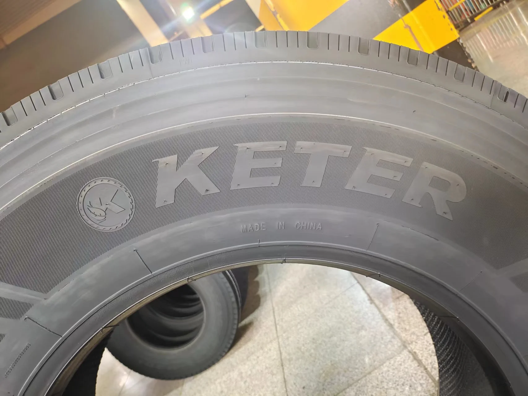 出色的抓地力和牵引力315 80 225卡车轮胎