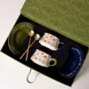 Taza de belleza colorida verde y azul, ideal para regalar.