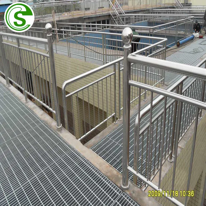 Hot Dip Galvanized Steel Grating Walkway Outdoor Drain Grate Banded Steel Driveway Grid Grating Steel bar Grating