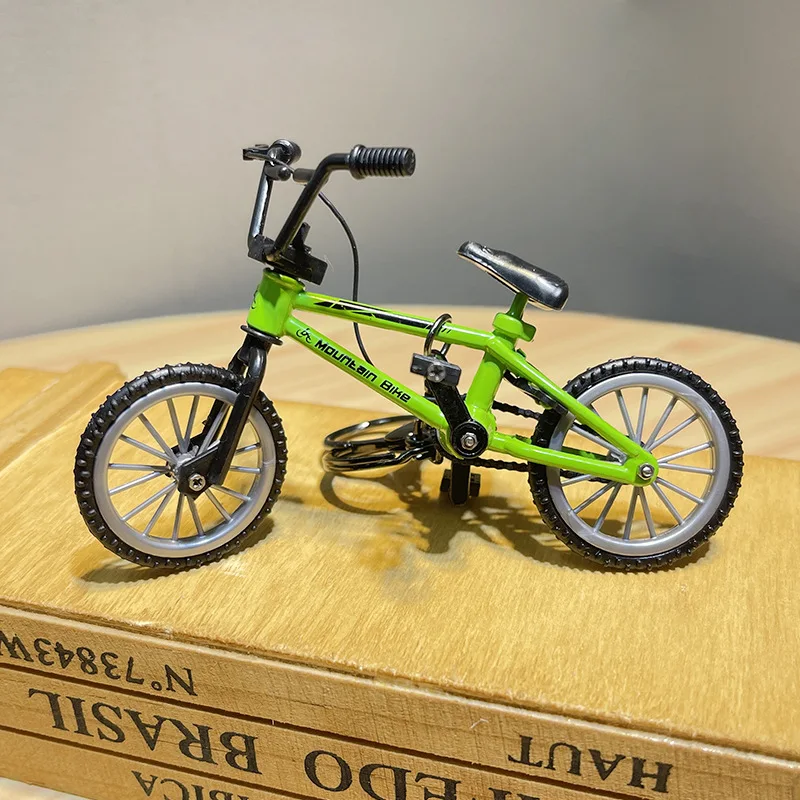 Modèle de Vélo En Aluminium 1:10 avec Panier Jouet Artisanal Bleu Clair