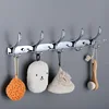 Cinq crochets avec la queue