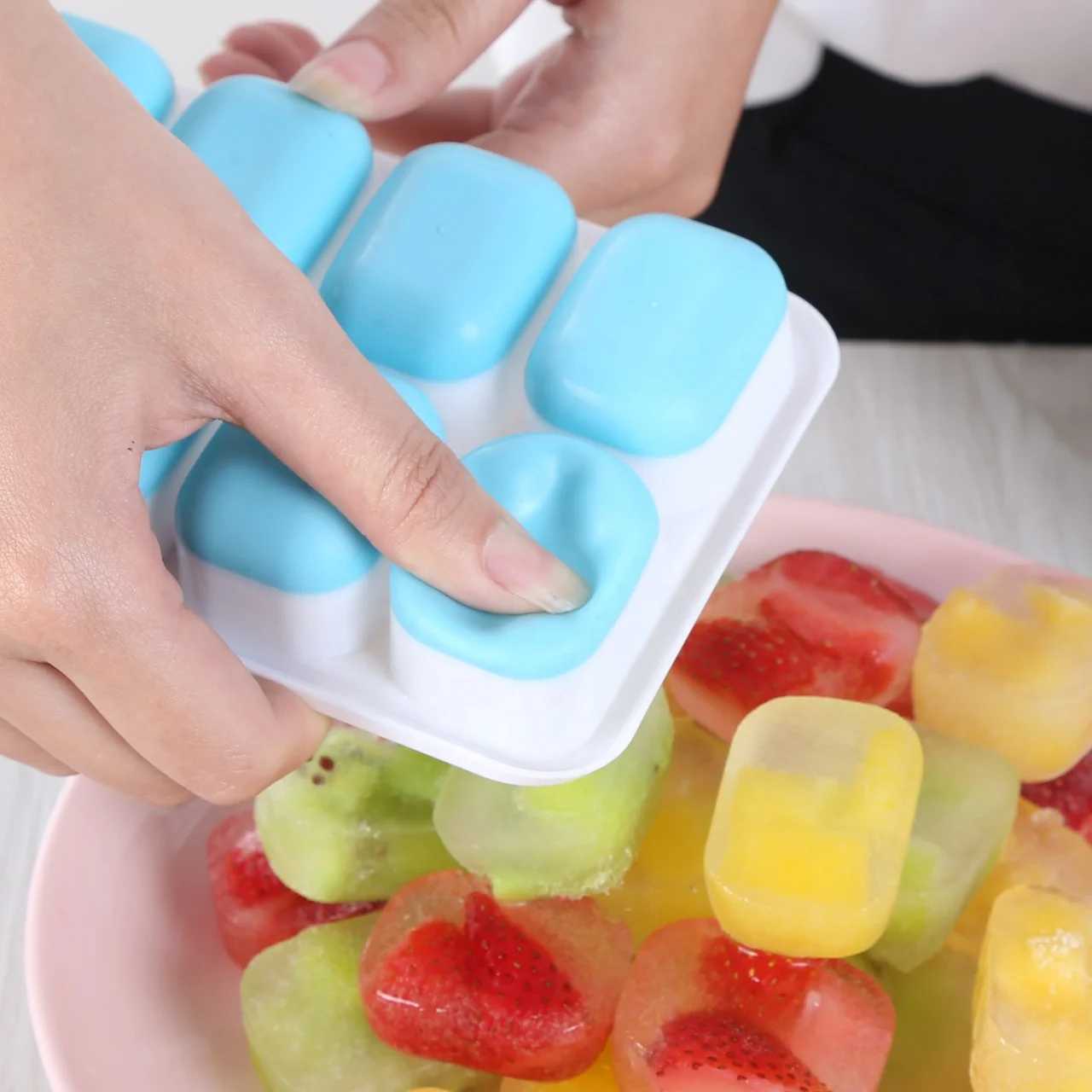 HAIXIN Hot Selling Ice Cube Tray With Cover Wholesale Custom Bpa Free  Durable Ice Mold