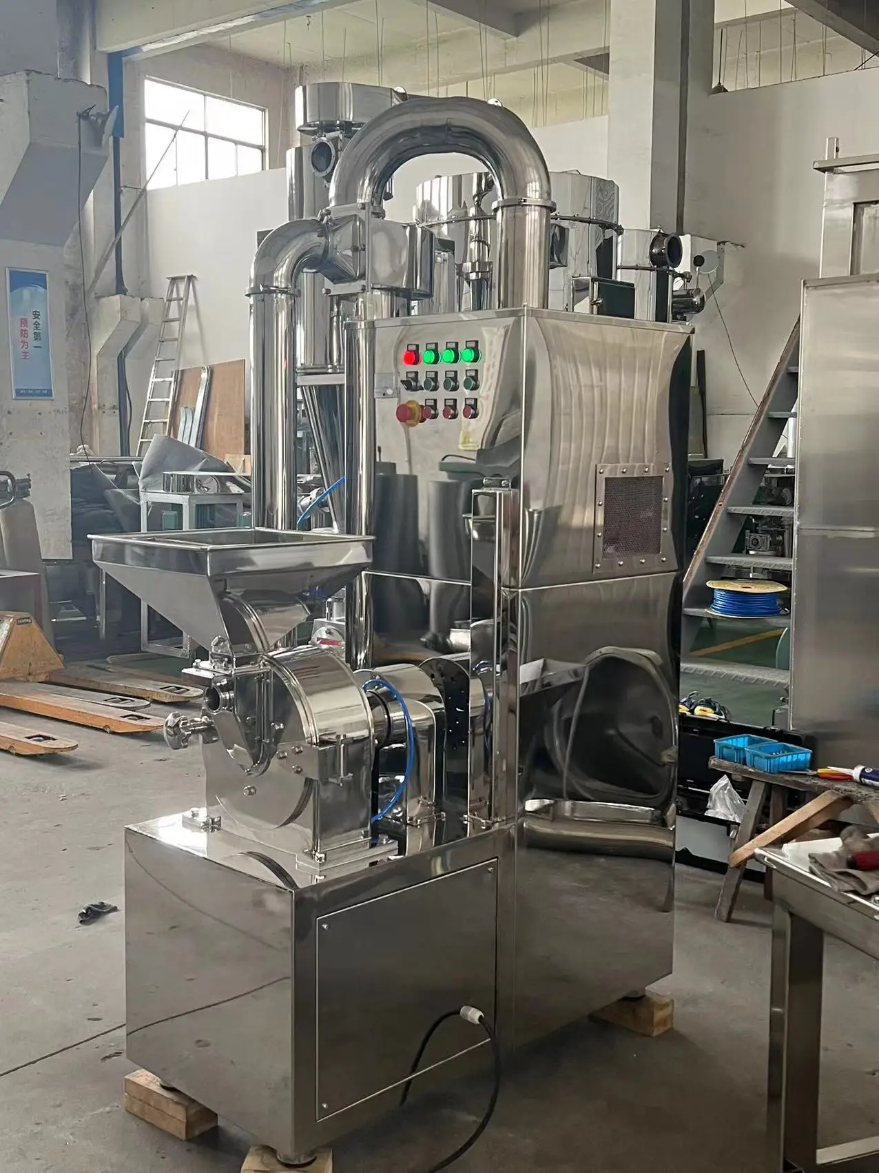 Automatic Hammer Mill Maca Ultra Fine Powder Pulverizer Machine with Water Cooling System