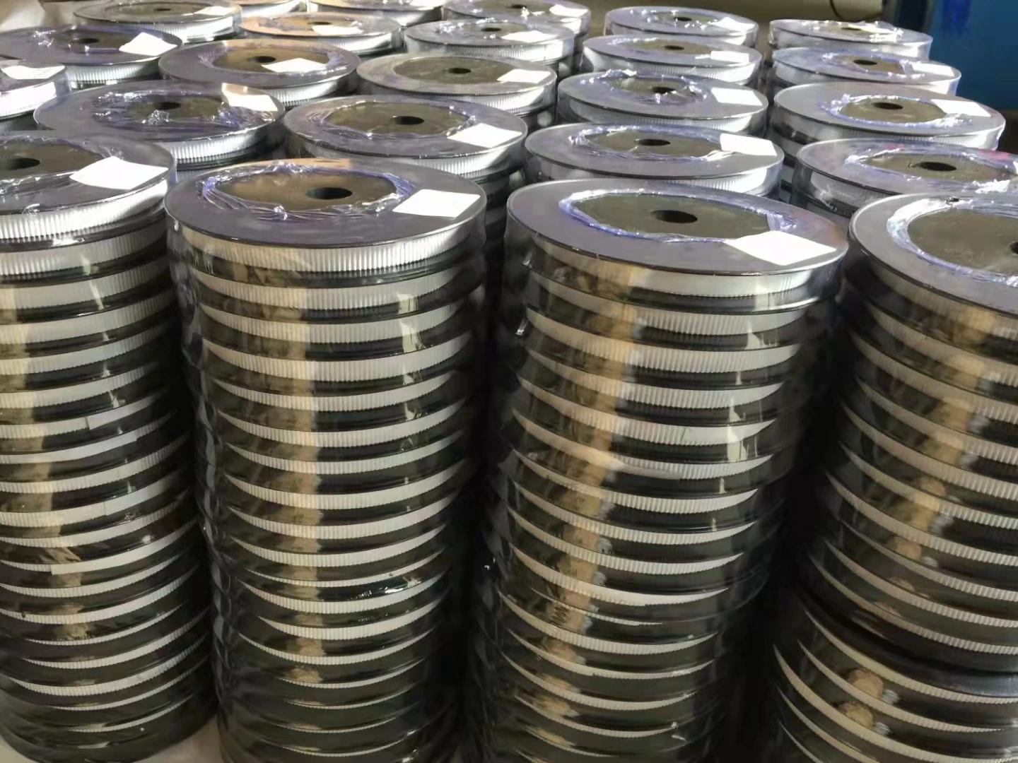 Corrugated Flexible Graphite Tape with Adhesive  Installed High Thermal Conductivity, Chemical Resistance and Self-Lubrication