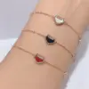 สีขาว