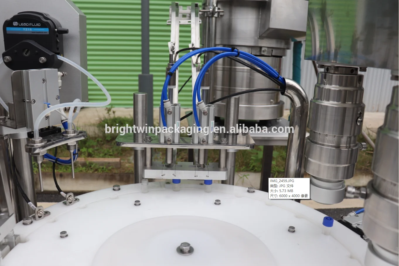 Automatic 50ml Bottling Line Mini Bottle Filling Machine Customized Plastic Blowing Machines 3 Piston Pump Filling Machine