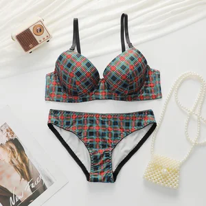 Wholesale Fashion Sexy Lingerie Women Underwire Bras and Panties Underwear Set