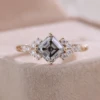 Anillo gris moissanita