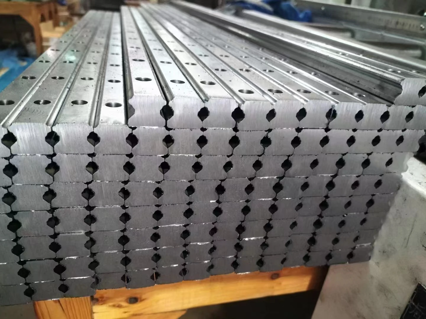 HGH25CA HG25 Linear Rail Guide High Precision Linear Motion Guide With ...