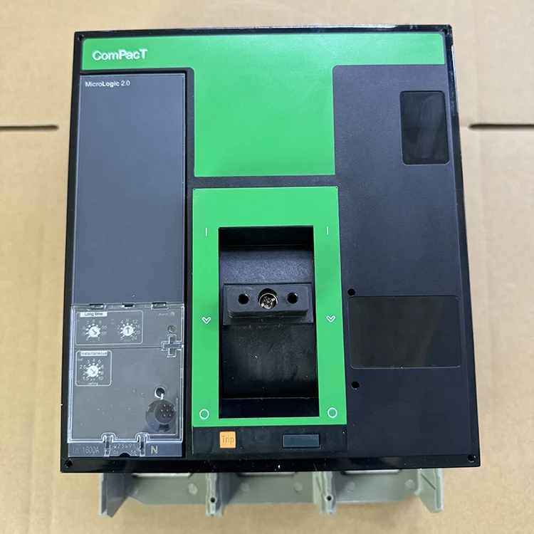 C080N320FM Circuit Breaker CompacT NS800N 800 Amp 3P MCCB