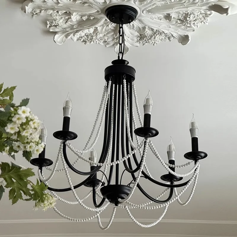 Französischer Vintage-Stil: schwarzer Eisen-LED-Mid-Century-Kronleuchter für hochwertiges Wohnzimmer, Schlafzimmer und Esszimmer – romantische Perl-Beleuchtung