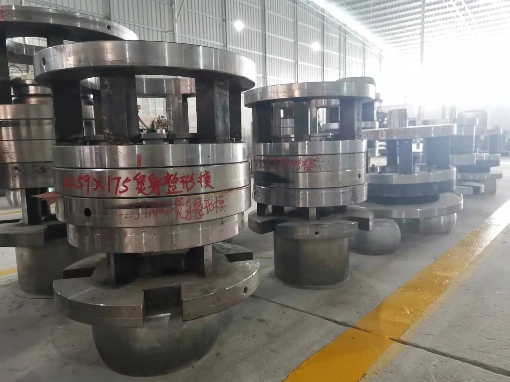 Deep Drawing 4 Column 200 250 300 400 500 600 800 1000 1500 Ton Four Pillar Hydraulic Press for Pots