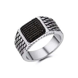 Keiyue Men's Classic Black Sapphire Jewelry Ring Natural Textured Gemstone Creative Diamond Checkered Engraving for Parties