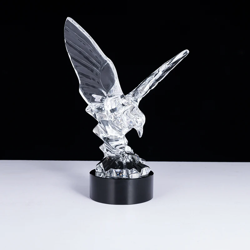 Factory wholesale custom crystal model statues carved k9 crystals details