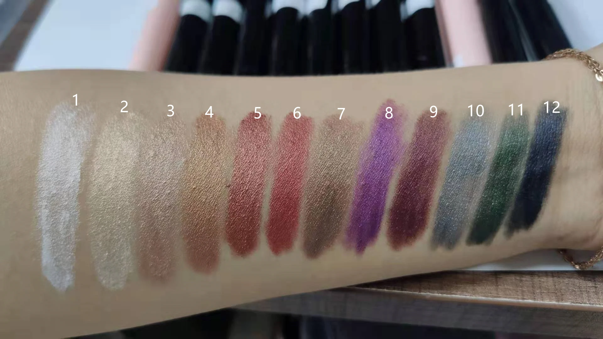 New Design Cream to Powder Shimmer Eyeshadow Stick Cream Glitter Eyeshadow Pencil Vegan Long Lasting Shimmer Eyeshasow Pencil