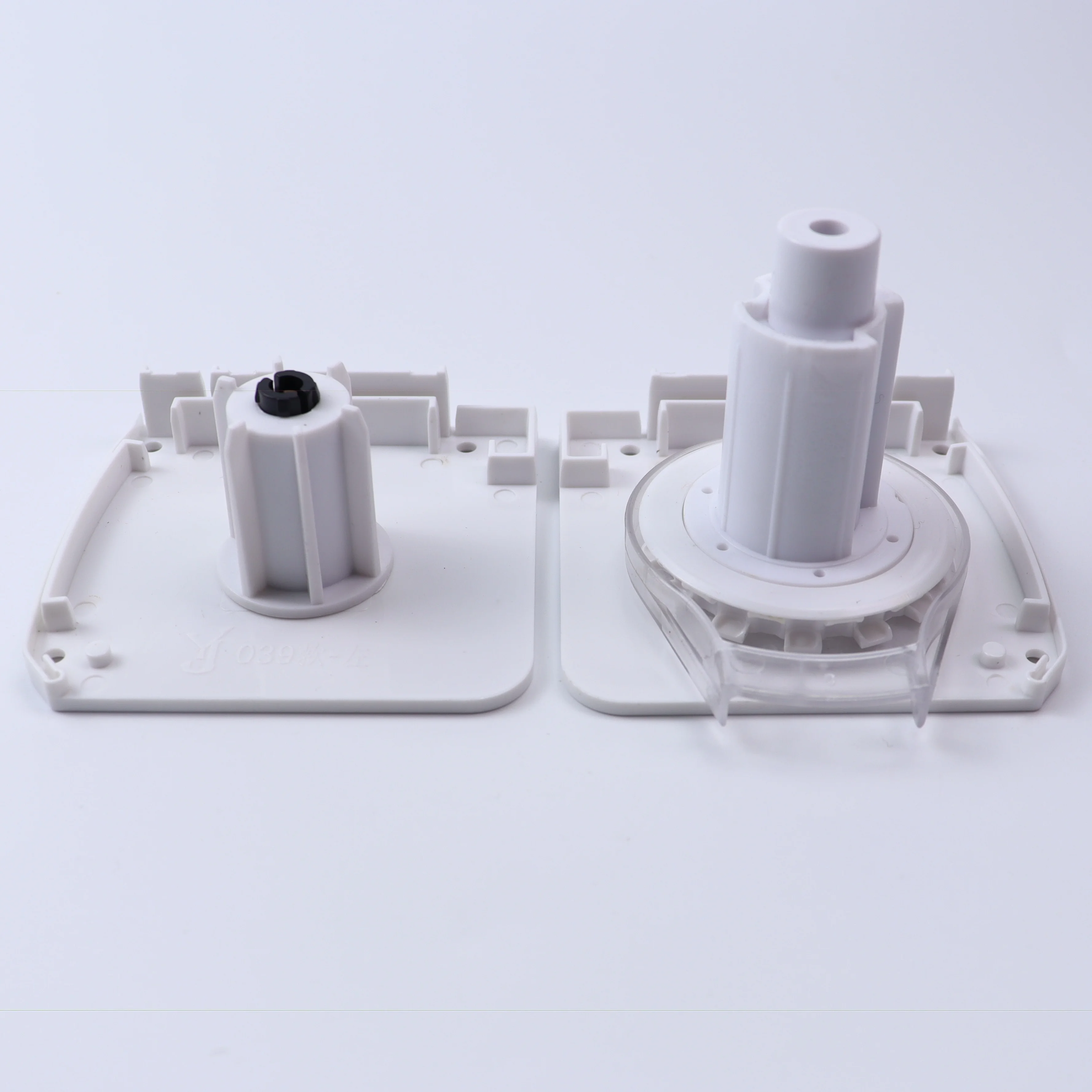 Zebra Blind Shutter Clutch with Metal Support and Bead Chain