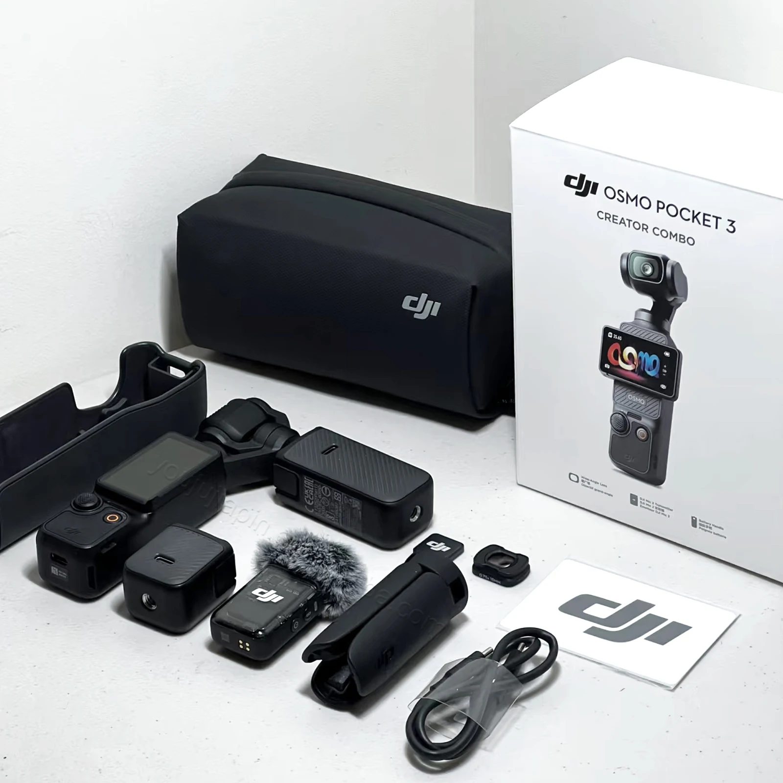 DJI Osmo Pocket 3 Creator Combo - Compact & Stabilized Camera