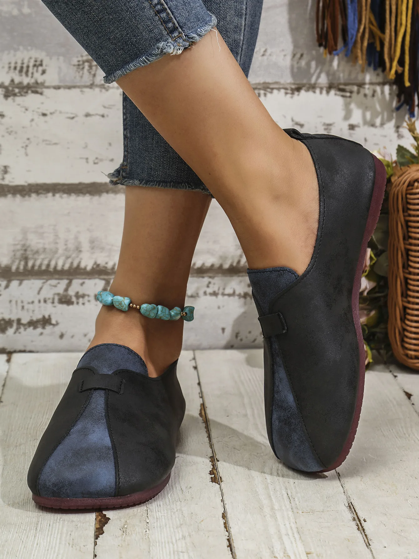 2024 Spring And Autumn New Single Shoes With Low Heels And A Comfortable Flat Pedal