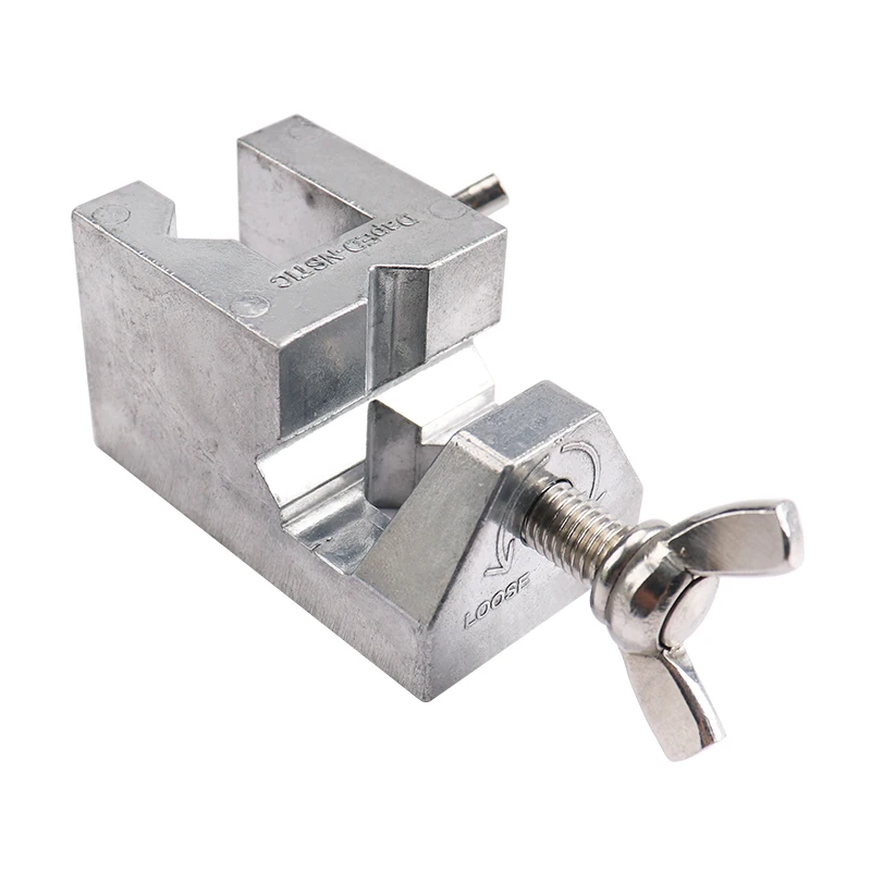 Алюминиевый зажим используемый для перпендикулярных соединительных стержней вертикальный SCIKIT BASIC 003: