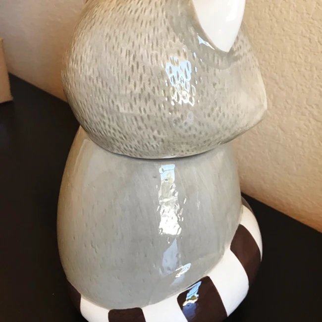 OEM Unique Raccoon Empty Storage Ceramic Jar Set With Lids Cookie Sugar Nut Candy Food Ceramic  Kitchenware Organizer Stash Jars