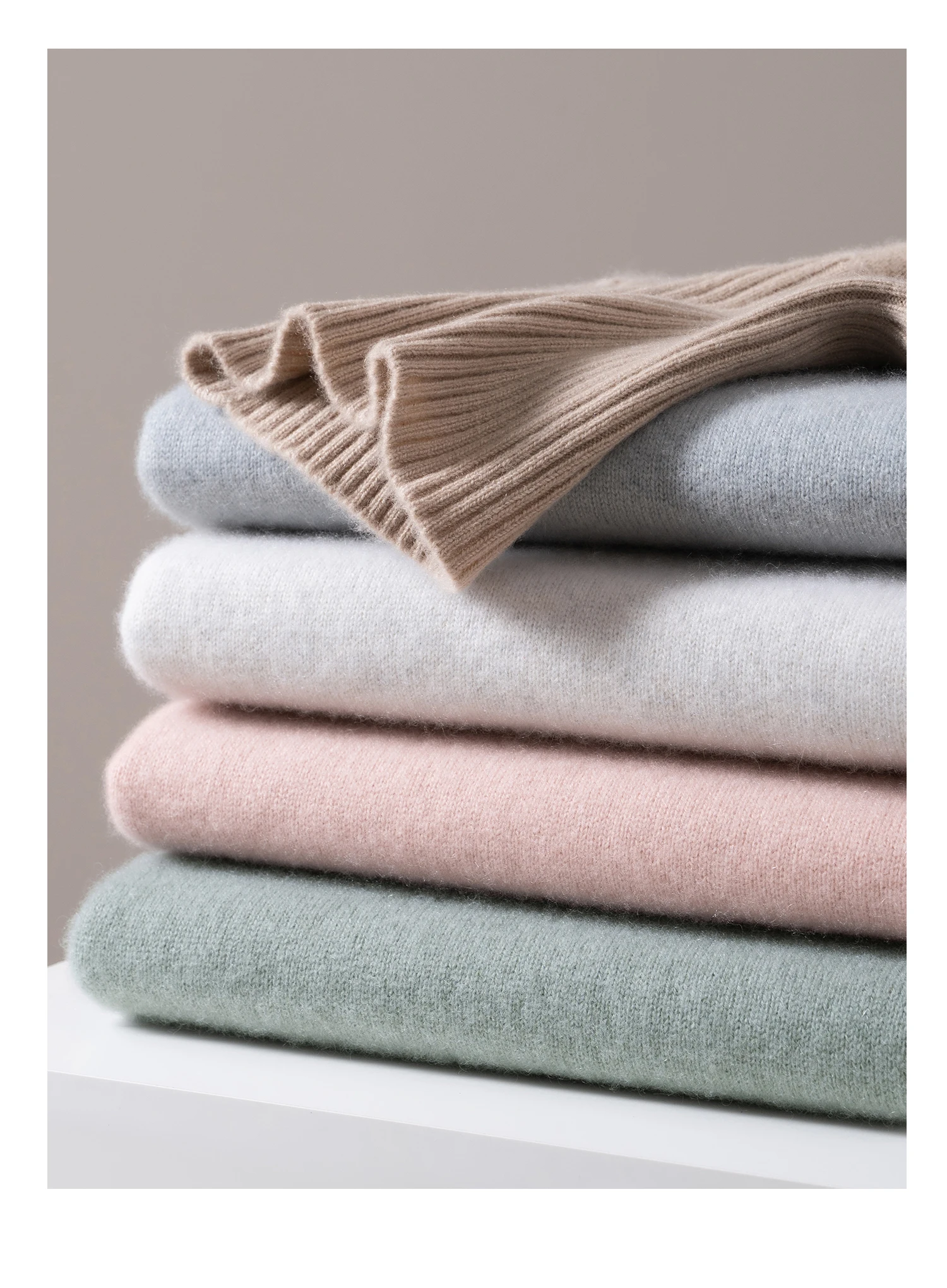 Women's thick cashmere knit texture