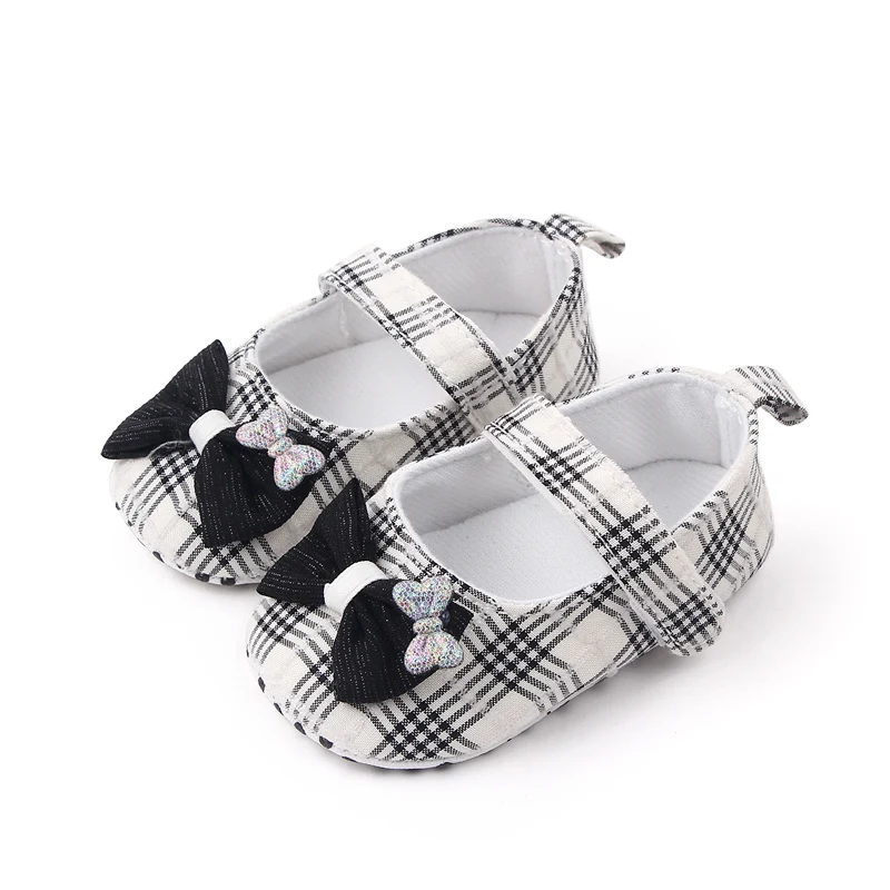 Beautiful Plaid Design Fancy Baby Girls Shoes Soft Cotton Newborn Infant Shoes for Girls manufacture