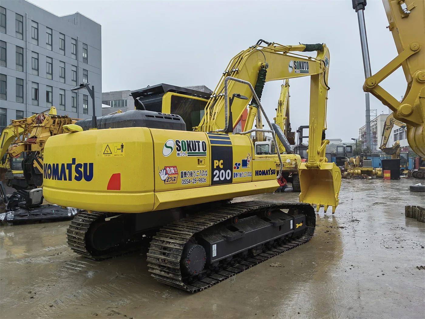 Used Excavator Komatsu Pc200-8 Crawler Excavator Low Price Pc200 Pc220 ...