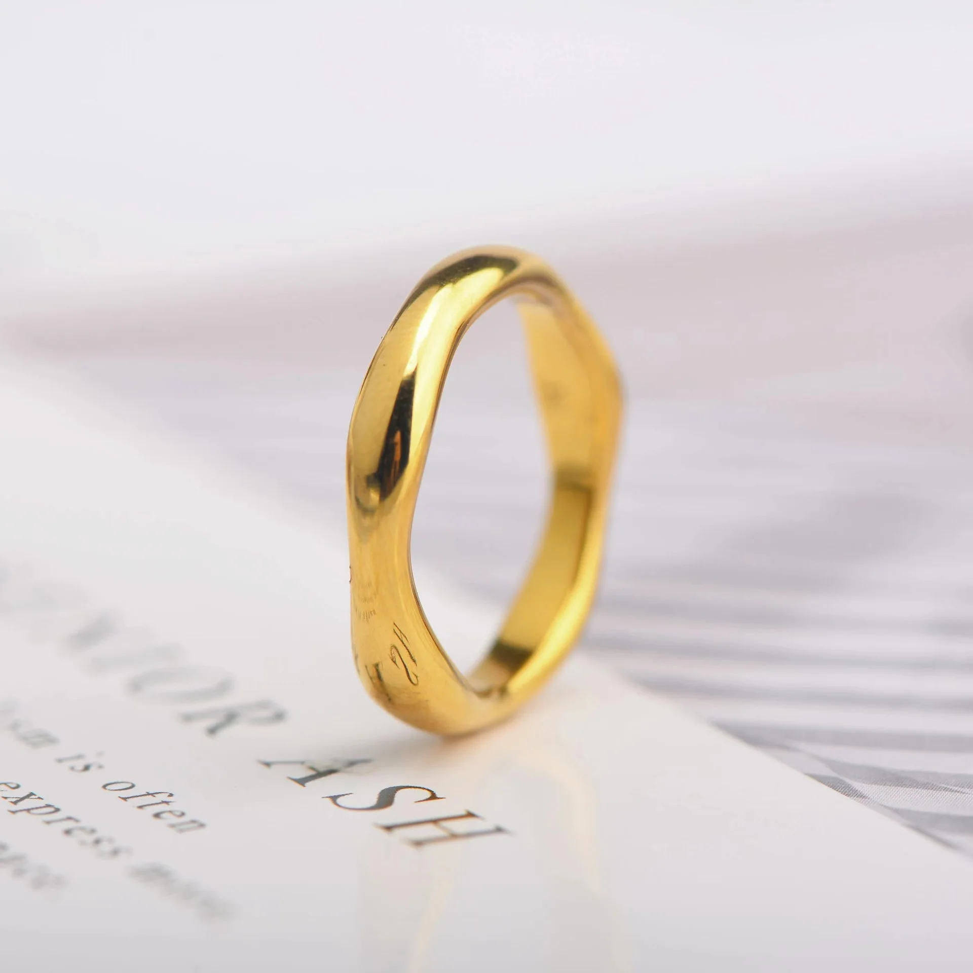 Custom Irregular Texture Minimalist Jewelry 18K Gold Plated Stainless Steel Waterproof Stackable Ocean Wave Ring