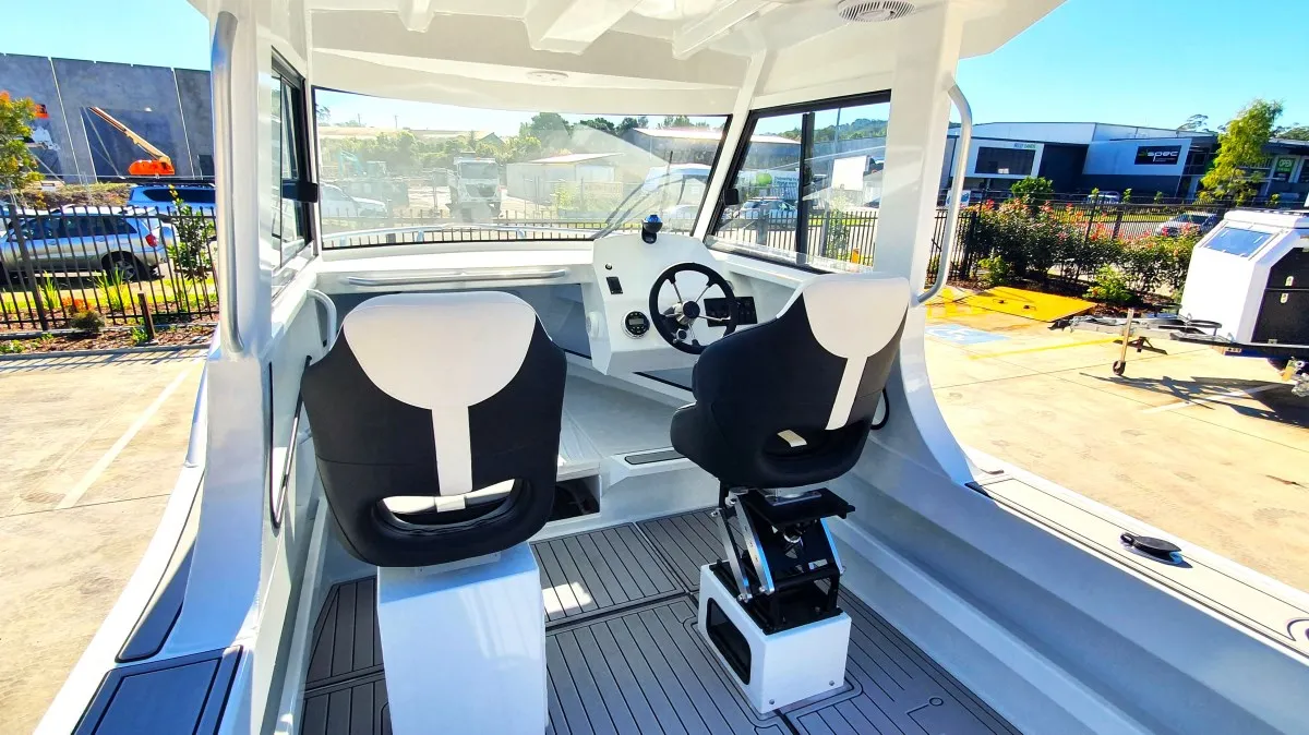 Luxury 20ft Yacht - Sea King Power V Hull Aluminum Boat