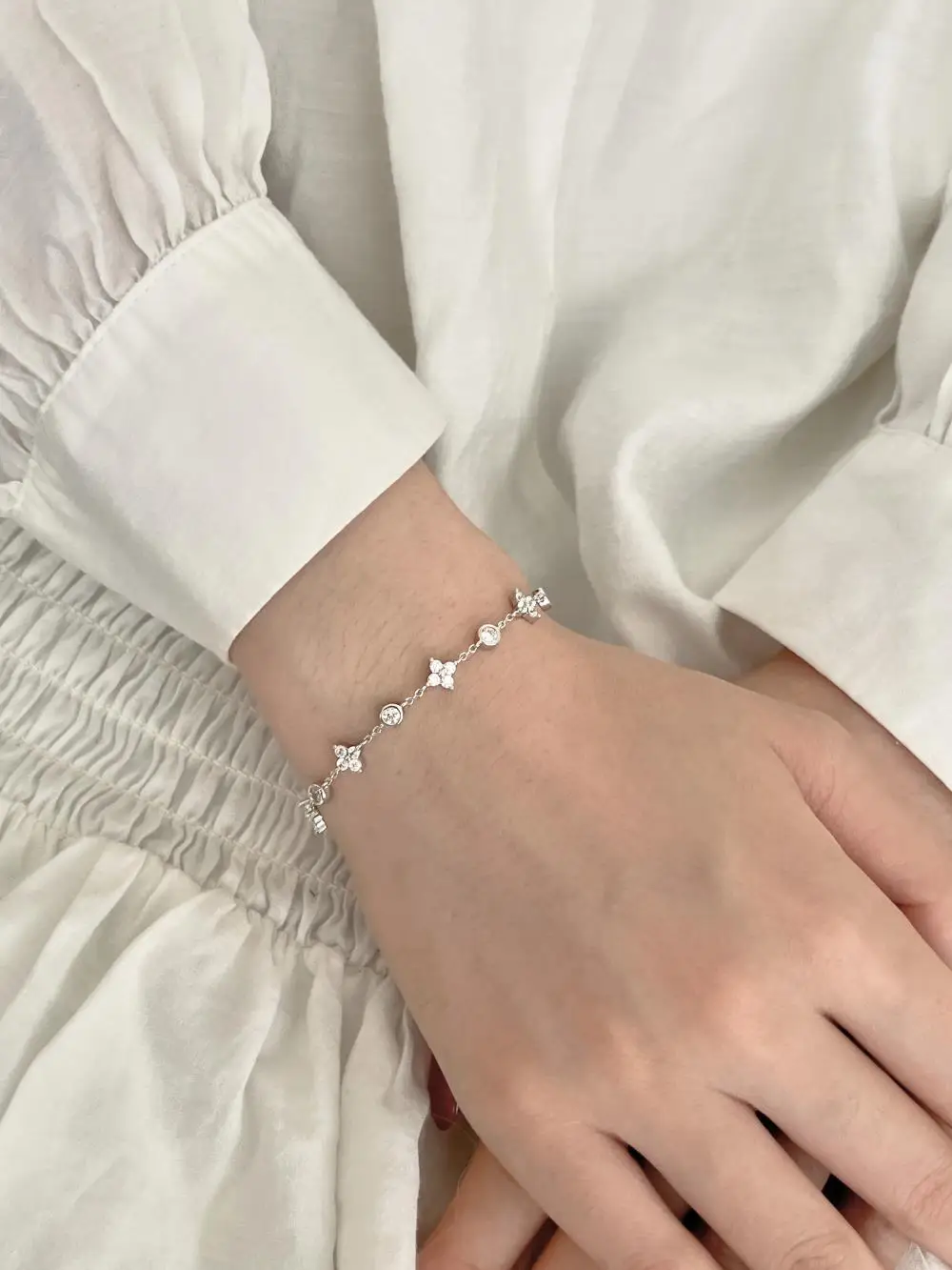 KAKODIY fashion four leaf clover with round zircon gold plated 925 Sterling Silver bracelet detail 2
