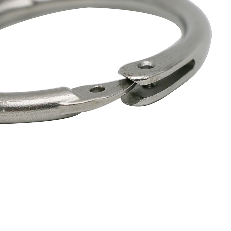 Strumento accessorio per l'allevamento anelli di trazione per bestiame con  anello al naso per bovini in acciaio inossidabile