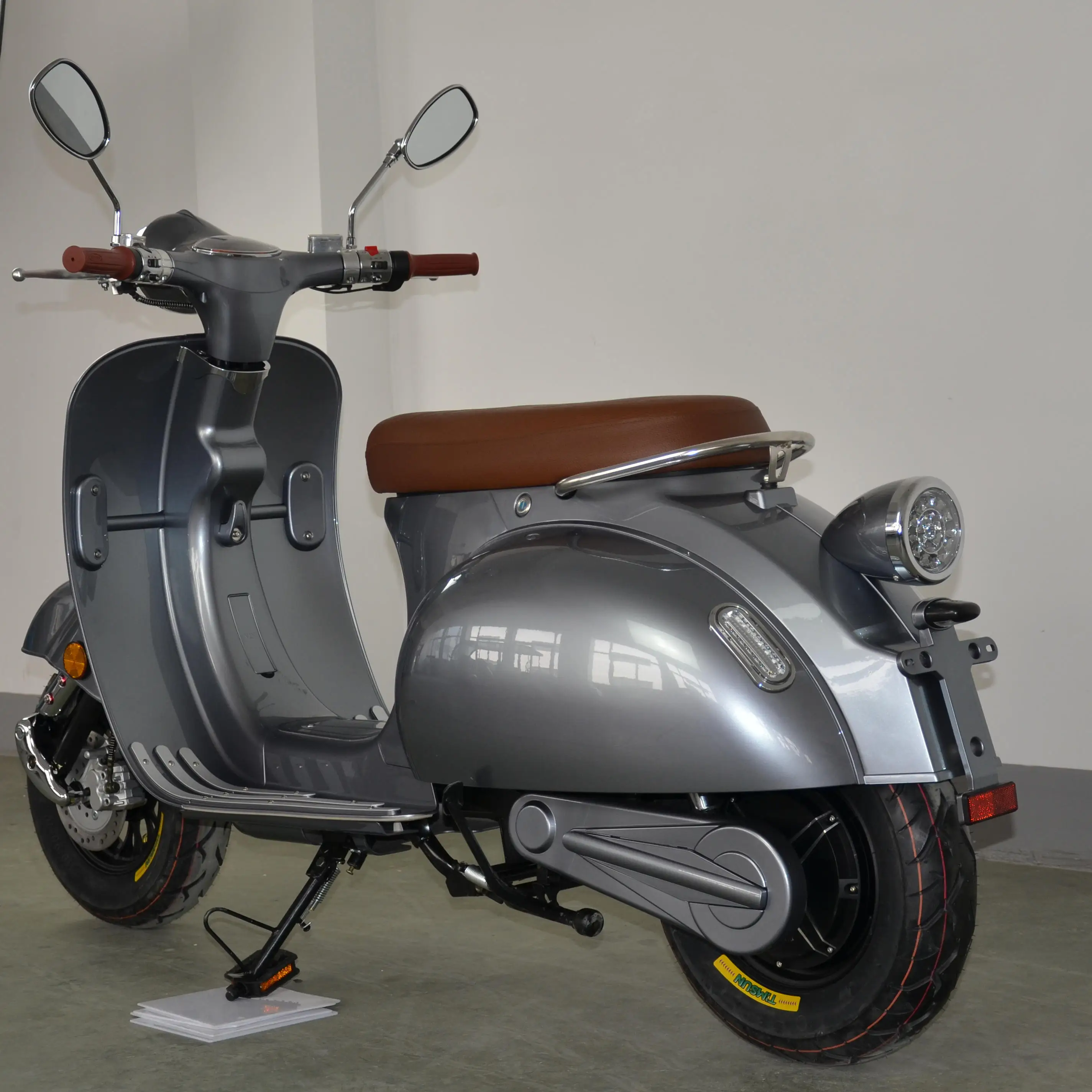 Классический итальянский электрический скутер Citycoco Vespa EEC 2000 Вт