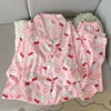 82611 foundation white cat