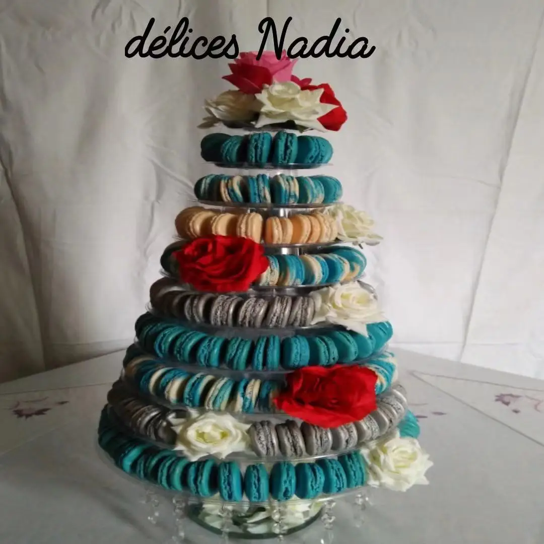 High Quality 10 Layer Tiers Tower Acrylic Macaron Display Acrylic Macaron Stand Macaron Pyramid in Custom Design