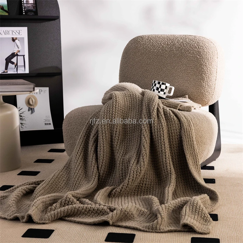 2024 New European and American Style OEKO-TEX Factory Direct Sale High Quality 100 % Polyester Knitted Throw Blanket NR factory