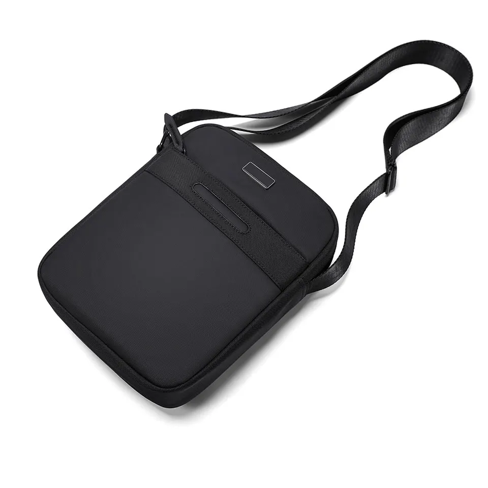 Waterproof 2.5L Men's Sling Bag with Custom Logo