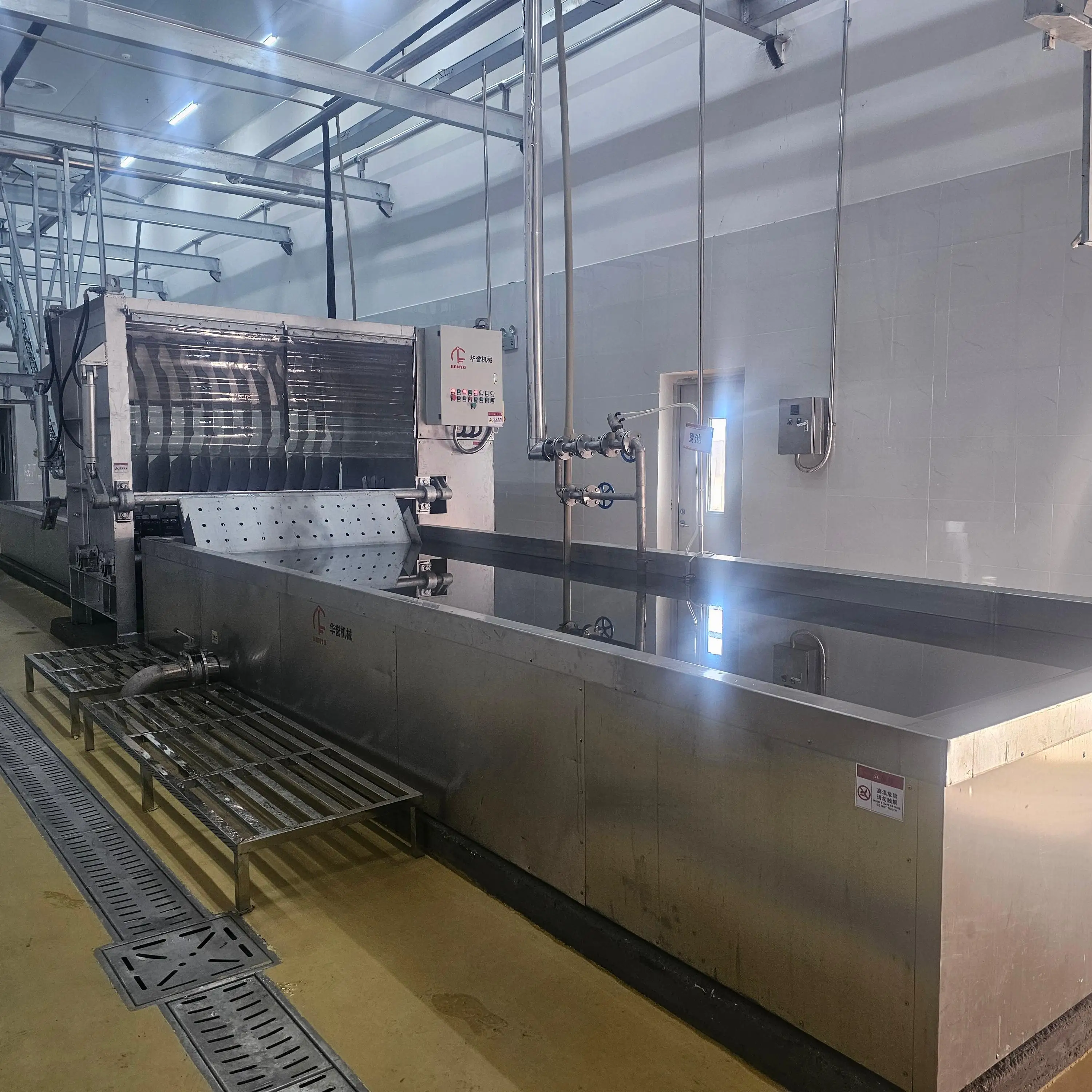 New complete pig slaughtering equipment for slaughterhouses and meat processing plants