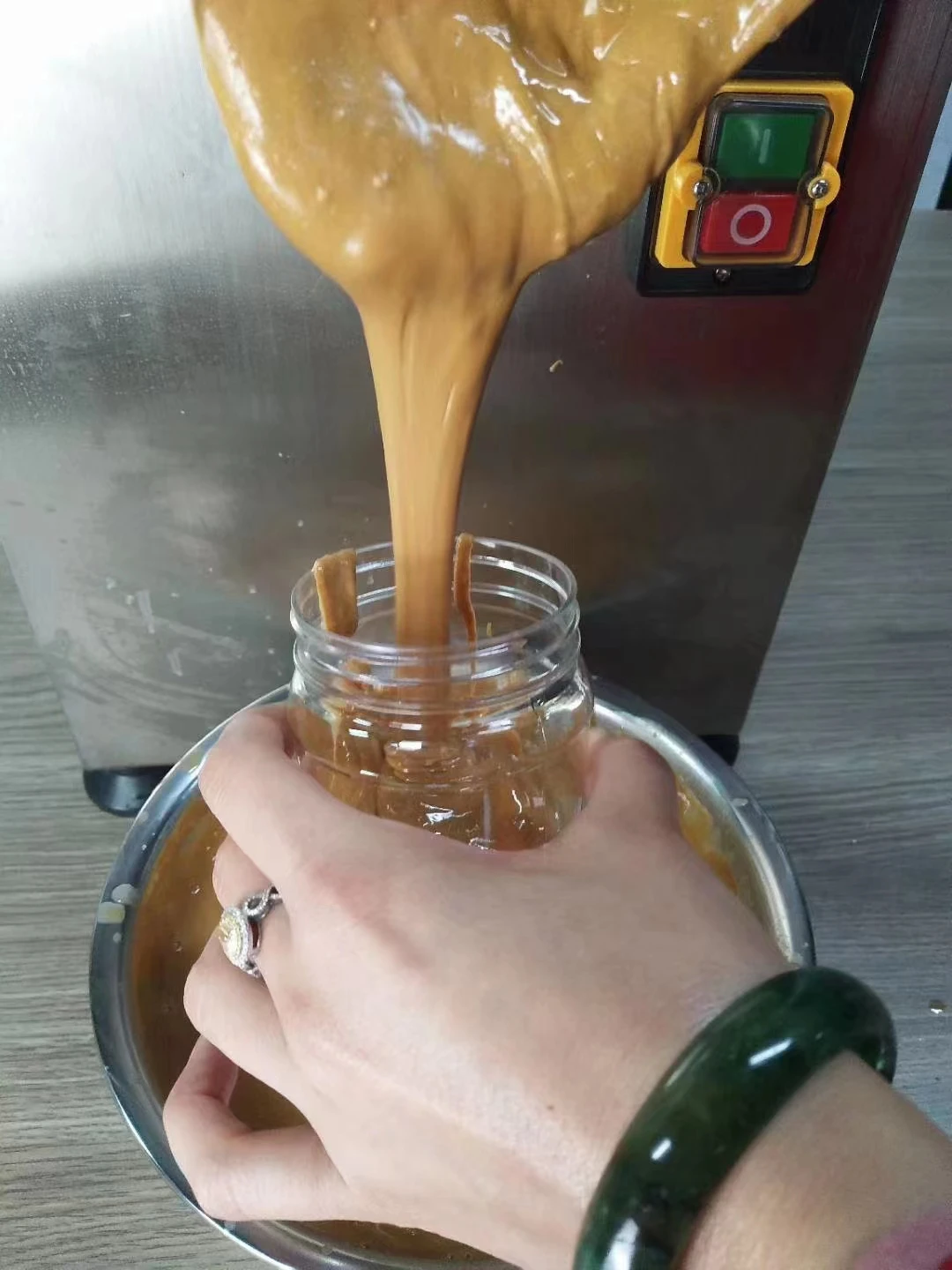 Factory Supplier Mini Small Nut Butter Machine for Pistachio Peanut Tahini Cashew New Condition for Bakeries Snack Processing