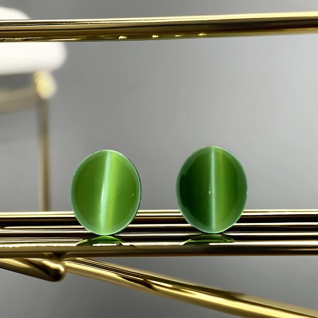 Oval Shape Natural Nephrite Jade Loose Gemstone in Green Cat Eye Stone Competitive Prices for Raw Jade